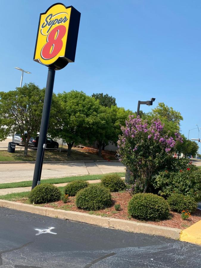 Super 8 By Wyndham Midwest City Ok Exterior photo