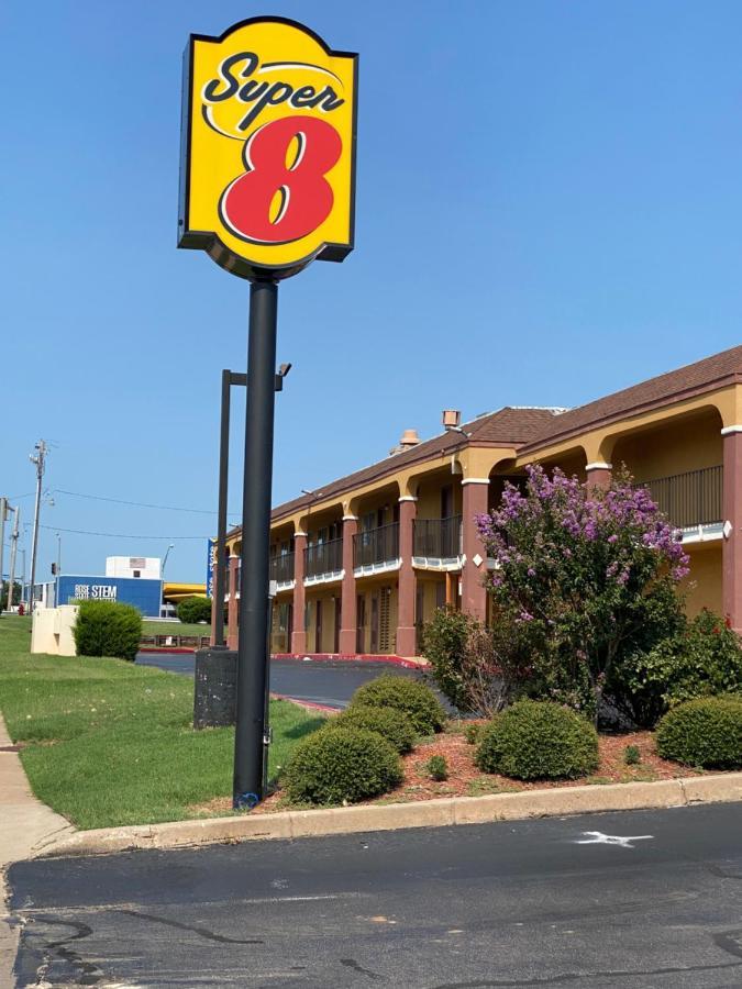 Super 8 By Wyndham Midwest City Ok Exterior photo