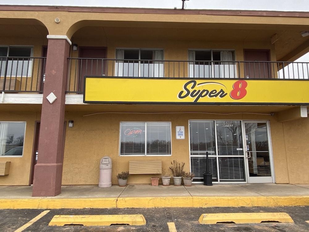 Super 8 By Wyndham Midwest City Ok Exterior photo