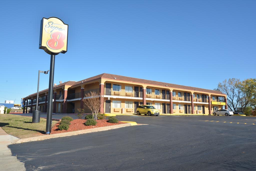 Super 8 By Wyndham Midwest City Ok Exterior photo